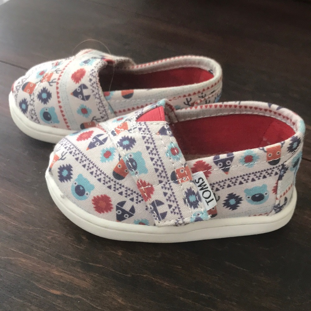 TOMS never worn